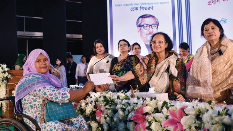 ১২ কোটি টাকা অনুদান পেল ৪০৩৬ স্বেচ্ছাসেবী মহিলা সমিতি ১২ কোটি টাকা অনুদান পেল ৪০৩৬ স্বেচ্ছাসেবী মহিলা সমিতি