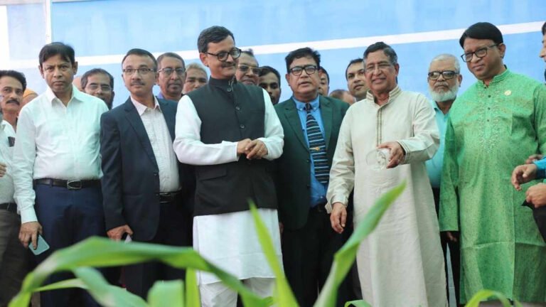 কৃষিই পারে কৃষককে উন্নত জীবন দিতে: কৃষিমন্ত্রী কৃষিই পারে কৃষককে উন্নত জীবন দিতে: কৃষিমন্ত্রী