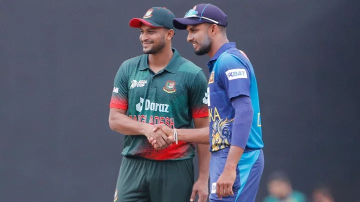 এক পরিবর্তন নিয়ে ফিল্ডিংয়ে বাংলাদেশ