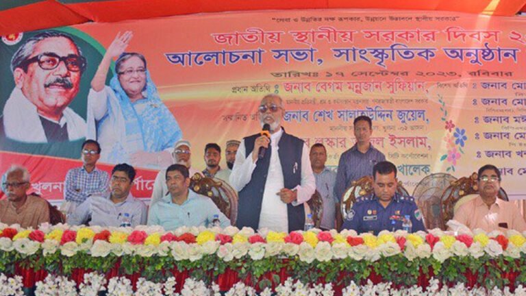 খুলনায় স্থানীয় সরকার দিবস উপলক্ষে মেলার উদ্বোধন