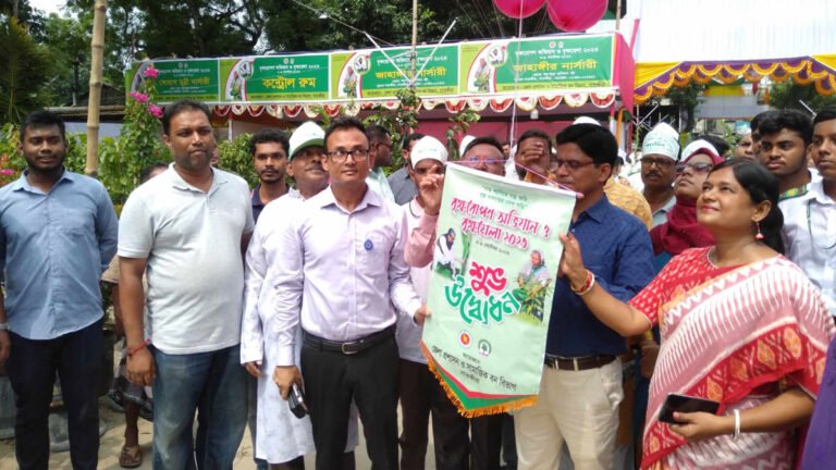 সাতক্ষীরায় সপ্তাহব্যাপী বৃক্ষ মেলার উদ্বোধন সাতক্ষীরায় সপ্তাহব্যাপী বৃক্ষ মেলার উদ্বোধন