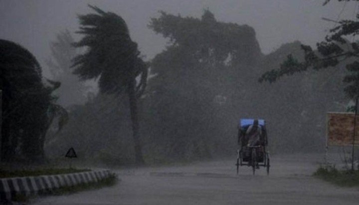 রাজধানীসহ ১৭ জেলায় ঝড়ের আশঙ্কা রাজধানীসহ ১৭ জেলায় ঝড়ের আশঙ্কা