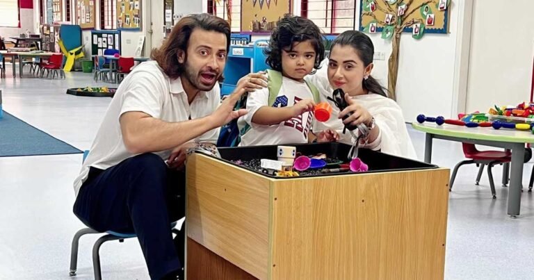 অপু-বুবলির ছেলেদের একই স্কুলে ভর্তি অপু-বুবলির ছেলেদের একই স্কুলে ভর্তি