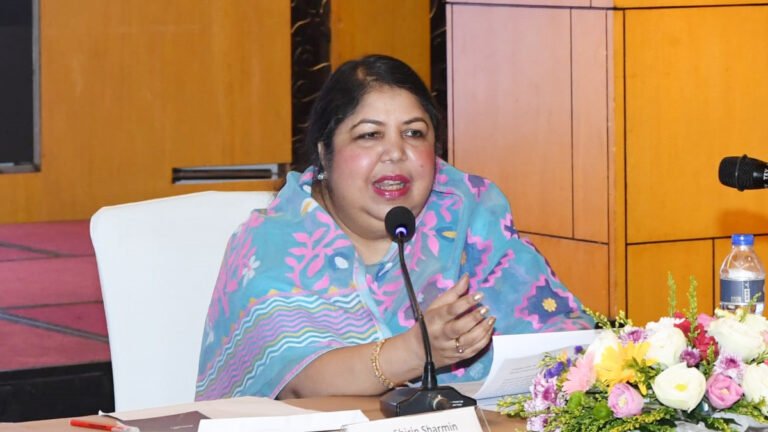 ‌‘নারীর রাজনৈতিক ও অর্থনৈতিক ক্ষমতায়ন নিশ্চিত করতে হবে’