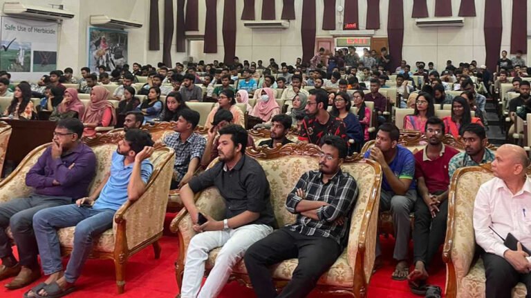 গুজব মোকাবিলায় বাকৃবিতে প্রশিক্ষণ কর্মশালা গুজব মোকাবিলায় বাকৃবিতে প্রশিক্ষণ কর্মশালা