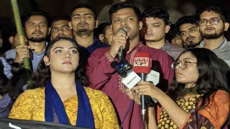 ঢাবিতে ছাত্রলীগের মশাল মিছিল ঢাবিতে ছাত্রলীগের মশাল মিছিল