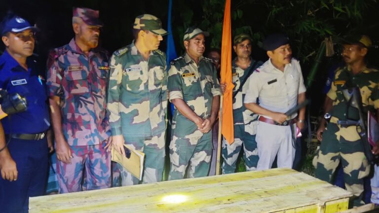 তিস্তায় পাওয়া দুই ভারতীয় নাগরিকের মরদেহ হস্তান্তর তিস্তায় পাওয়া দুই ভারতীয় নাগরিকের মরদেহ হস্তান্তর
