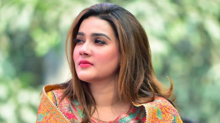 বঙ্গবন্ধুর ‘অসমাপ্ত আত্মজীবনী’ বদলে দিয়েছে মাহিকে বঙ্গবন্ধুর ‘অসমাপ্ত আত্মজীবনী’ বদলে দিয়েছে মাহিকে