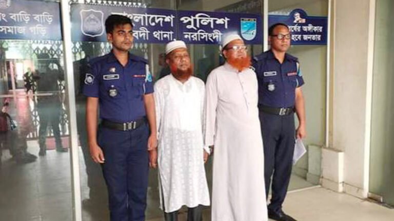 ককটেল বিস্ফোরণ করে পালানোর সময় দুই জামায়াত নেতা গ্রেপ্তার ককটেল বিস্ফোরণ করে পালানোর সময় দুই জামায়াত নেতা গ্রেপ্তার