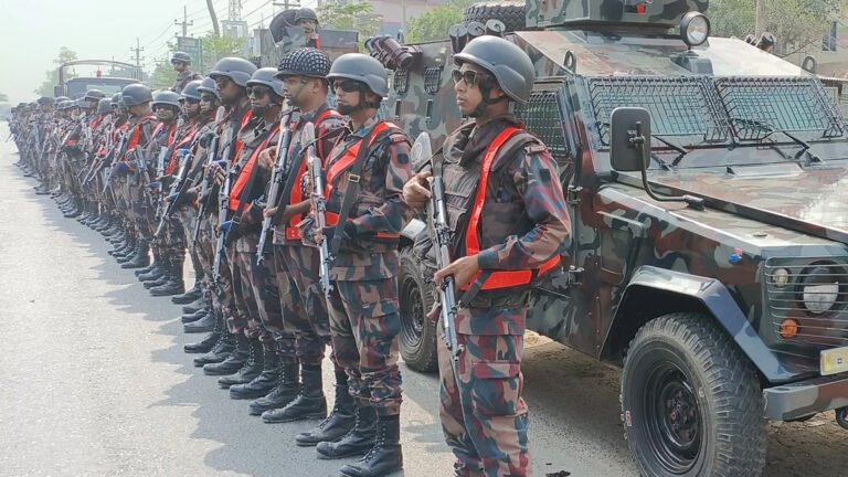 সারা দেশে ২২৯ প্লাটুন বিজিবি মোতায়েন সারা দেশে ২২৯ প্লাটুন বিজিবি মোতায়েন