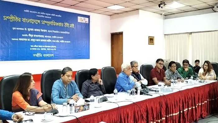সামাজিক যোগাযোগ মাধ্যম আগামী নির্বাচনে হুমকি হতে পারে : জাফর ইকবাল সামাজিক যোগাযোগ মাধ্যম আগামী নির্বাচনে হুমকি হতে পারে : জাফর ইকবাল