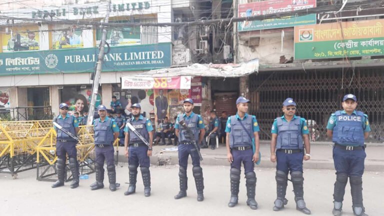 ১২ দিন ধরে তালাবদ্ধ বিএনপি কার্যালয়, পুলিশের সতর্ক অবস্থান ১২ দিন ধরে তালাবদ্ধ বিএনপি কার্যালয়, পুলিশের সতর্ক অবস্থান