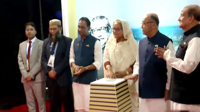 দক্ষিণ এশিয়ার সবচেয়ে বড় সার কারখানা উদ্বোধন করলেন প্রধানমন্ত্রী দক্ষিণ এশিয়ার সবচেয়ে বড় সার কারখানা উদ্বোধন করলেন প্রধানমন্ত্রী