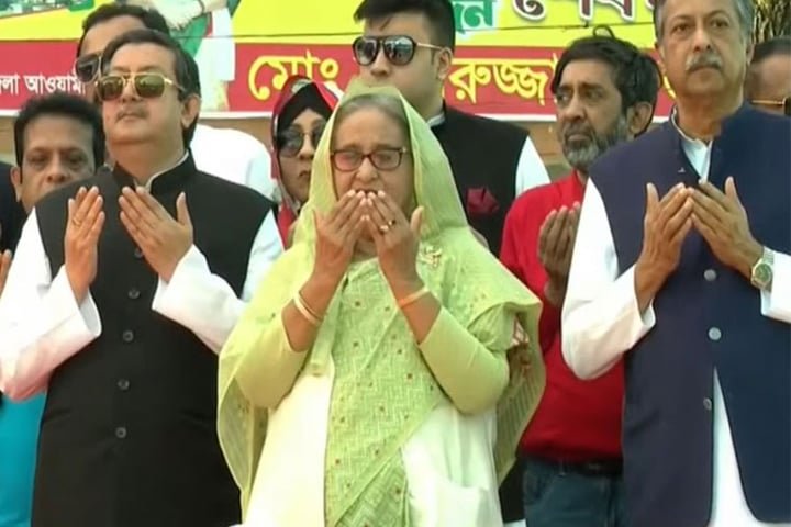 খুলনায় ২৪ প্রকল্পের উদ্বোধন করলেন প্রধানমন্ত্রী খুলনায় ২৪ প্রকল্পের উদ্বোধন করলেন প্রধানমন্ত্রী