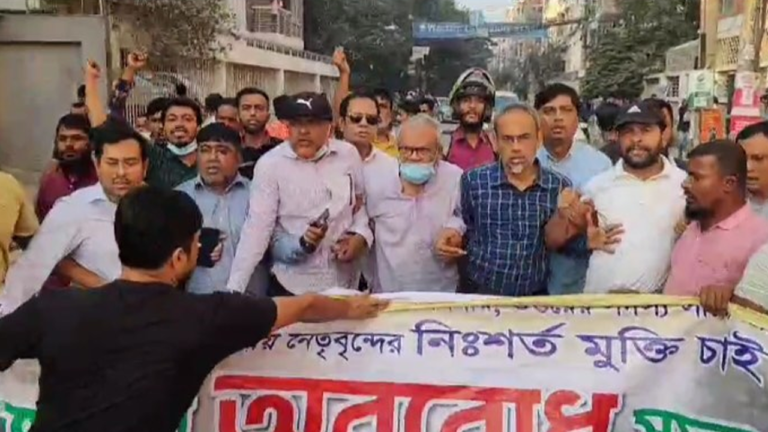 রিজভীর নেতৃত্বে উত্তরা-আশুলিয়ায় পিকেটিং রিজভীর নেতৃত্বে উত্তরা-আশুলিয়ায় পিকেটিং