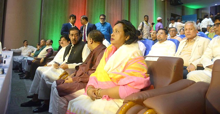 একসঙ্গে বসলেন শামীম-আইভী