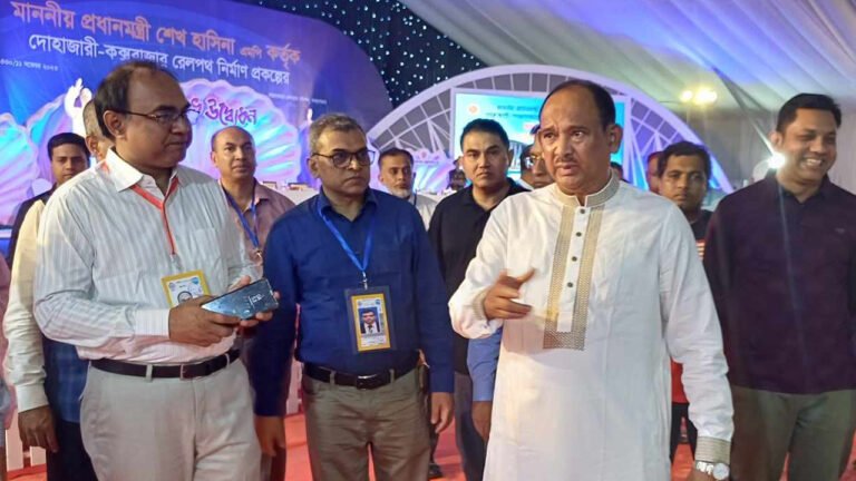 ১ ডিসেম্বর থেকে কক্সবাজার রেললাইনে ট্রেন চলাচল শুরু : রেলমন্ত্রী