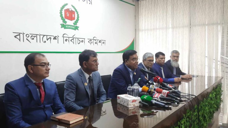 ভোটের দিন ইন্টারনেট-মোবাইল নেটওয়ার্ক পুরোদমে সচল থাকবে : ইসি সচিব
