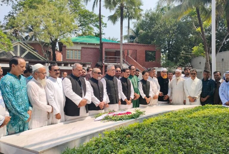 ‘ফখরুলরা তারেক জিয়ার নির্দেশে জনগণের সাথে তামাশা করছেন’