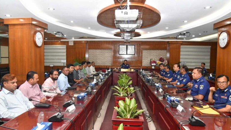 ঈদযাত্রা নির্বিঘ্ন করতে পুলিশ সচেষ্ট রয়েছে : আইজিপি