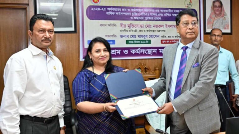 বাংলাদেশ সারা বিশ্বে উন্নয়নের রোল মডেল হিসেবে স্বীকৃতি পেয়েছে : শ্রম ও কর্মসংস্থান প্রতিমন্ত্রী