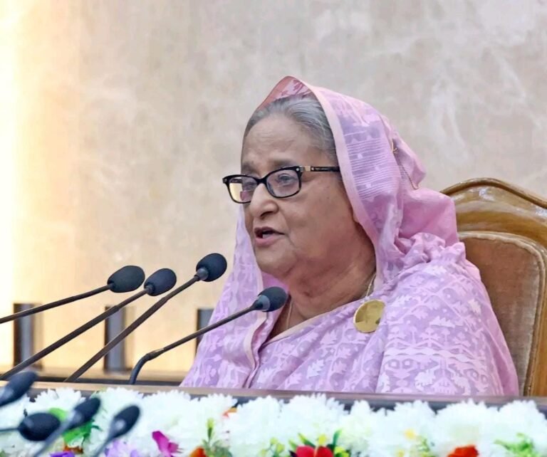 রোকেয়া হলের মেয়েদের মুখে ‘রাজাকার’ স্লোগান, দুঃখ লাগে: প্রধানমন্ত্রী